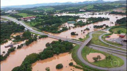 145 municípios de MG estão em situação de emergência por causa das chuvas