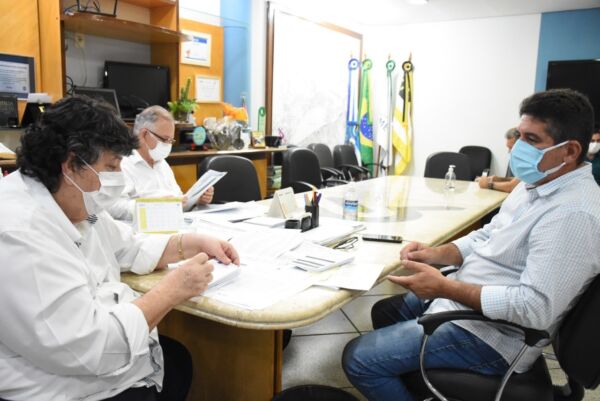 Neto recebe novo presidente da Câmara e conversa sobre futuro do município Neto recebe novo presidente da Câmara e conversa sobre futuro do município