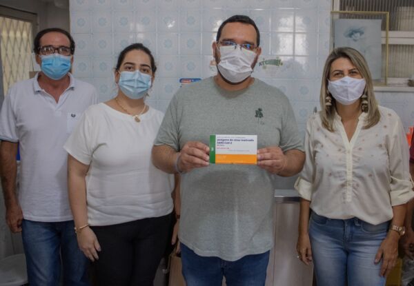 Prefeito de Vassouras comemora um ano de vacinação no município