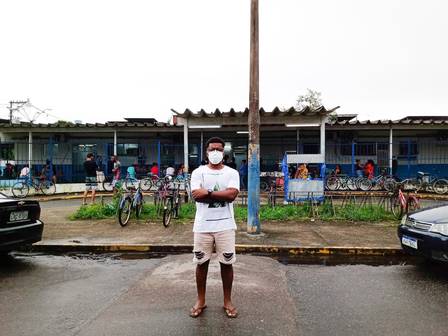 Osmar Paulino criticou falta de organização e exposição de pacientes à Covid em fila de posto de saúde para testagem