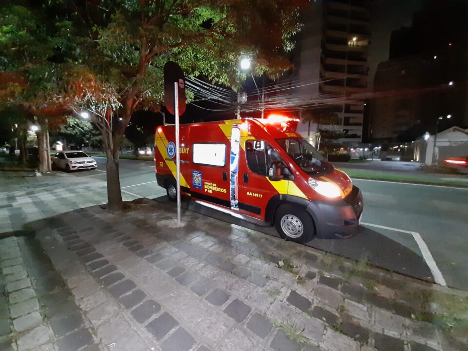 Vigilante fica ferido após ser agredido com chutes e pedradas em tentativa de assalto no Água Verde