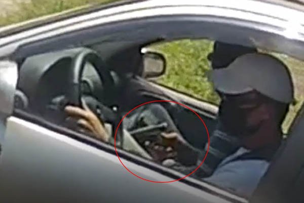 Flagrante: motociclista registra mulheres sendo assaltadas em ponto de ônibus em Curitiba; assista