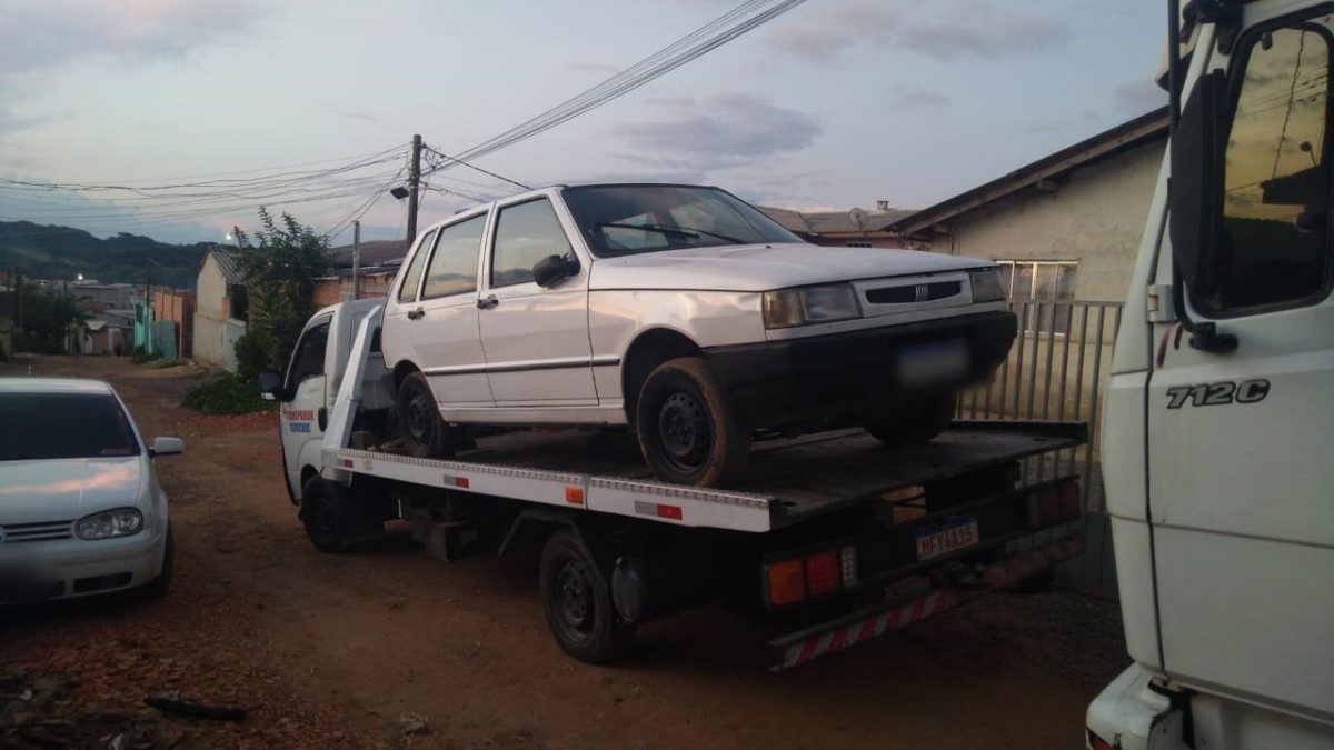 Veículos roubados são encontrados em processo de desmanche em Araucária
