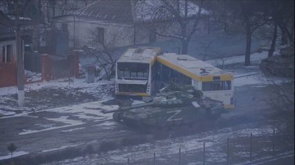 Rússia e Ucrânia voltam a negociar nesta segunda-feira (14); bombardeios se aproximaram da Polônia