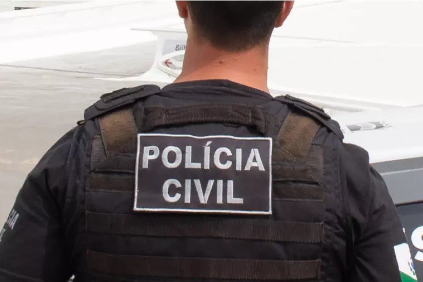 Casal se desespera com recém-nascido engasgado Casal se desespera com recém-nascido engasgado