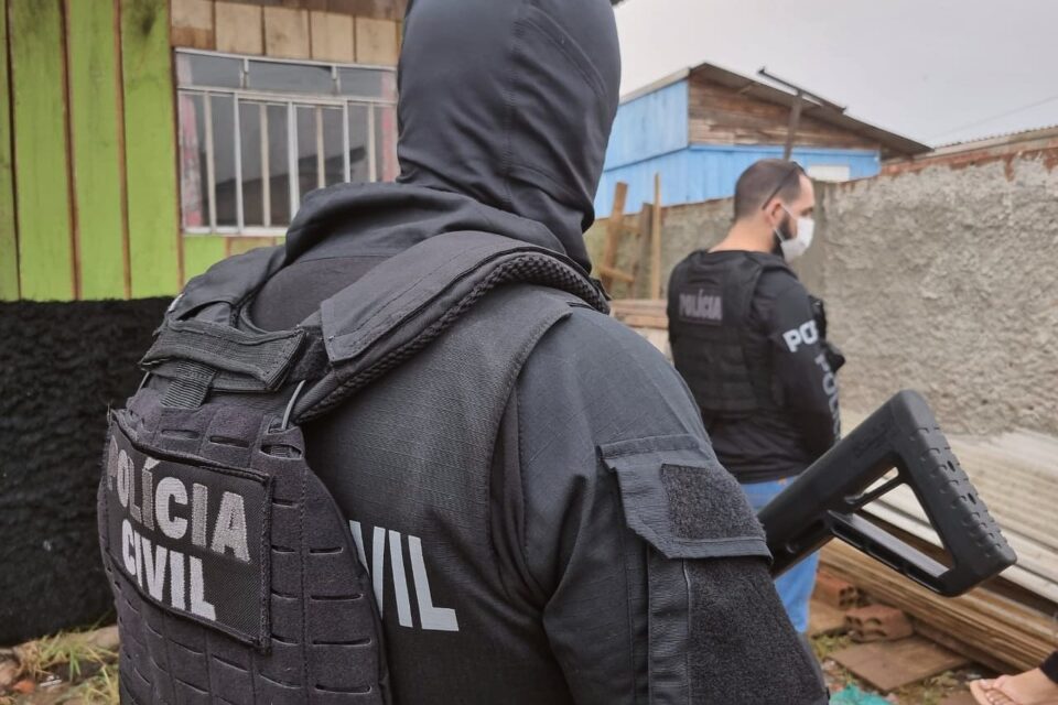 Polícia prende mais uma pessoa envolvida em chacina no Portão Polícia prende mais uma pessoa envolvida em chacina no Portão
