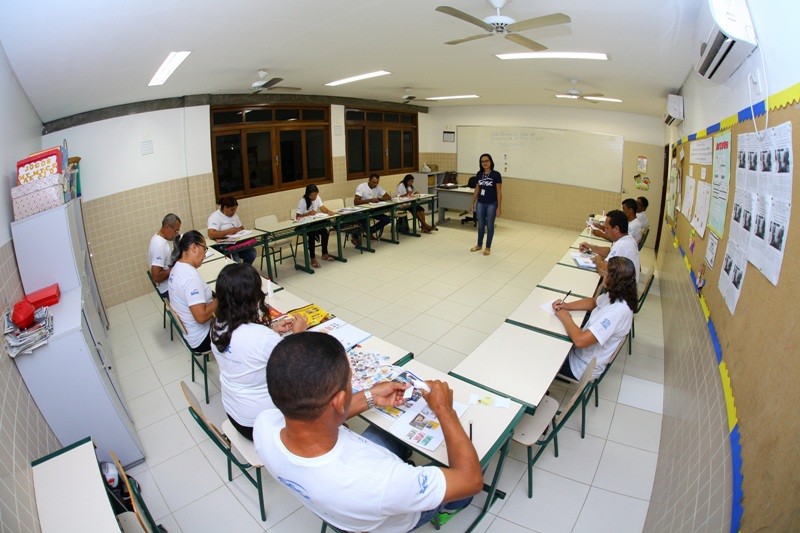Resende abre matrícula para jovens e adultos que desejam concluir o ensino médio