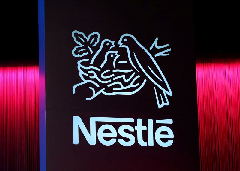 Nestlé interrompe investimentos na Rússia