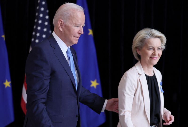 Biden fecha acordo sobre gás para ajudar Europa em meio a “guerra brutal” da Rússia