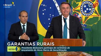 Bolsonaro diz que, em política, vai sempre 'na contramão' do que fala Paulo Guedes Bolsonaro diz que, em política, vai sempre