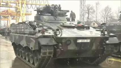 Alemanha anuncia mudança de posição e vai fornecer armamento pesado à Ucrânia