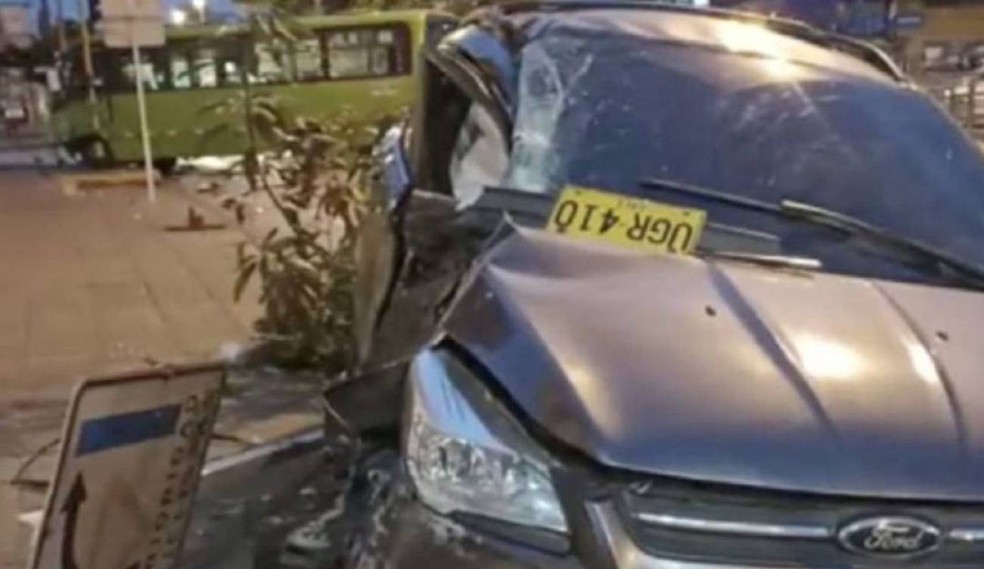 Carro de Freddy Rincón se envolveu em acidente em Cali — Foto: Reprodução