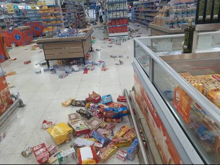 Relatos de saque no supermercado Intercontinental, na Praça de Inhaúma. Foto: Reprodução/Redes sociais