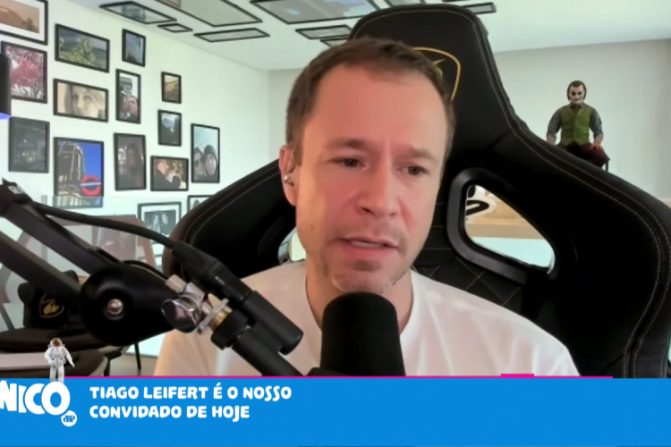 Tiago Leifert em videochamada