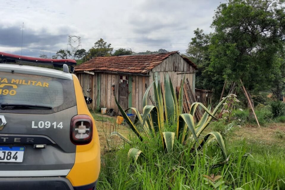 Filho se depara com corpo de pai morto em Campo Magro Filho se depara com corpo de pai morto em Campo Magro