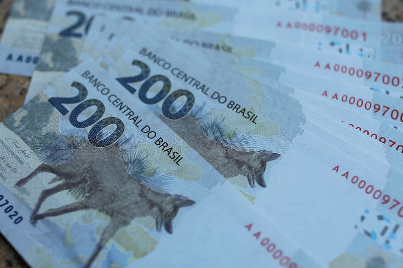 Santander Asset segue com visão neutra para real e cita incertezas fiscais