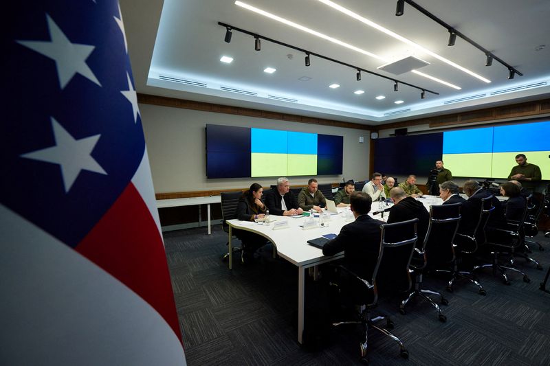 Rússia alerta EUA contra envio de mais armas à Ucrânia