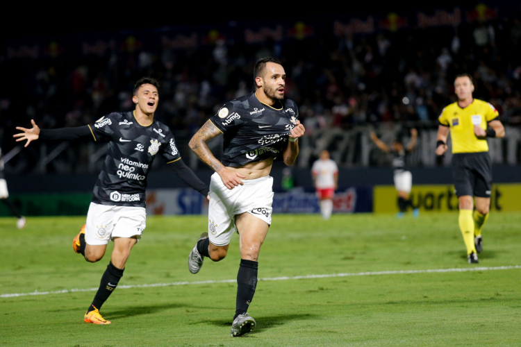renato augusto