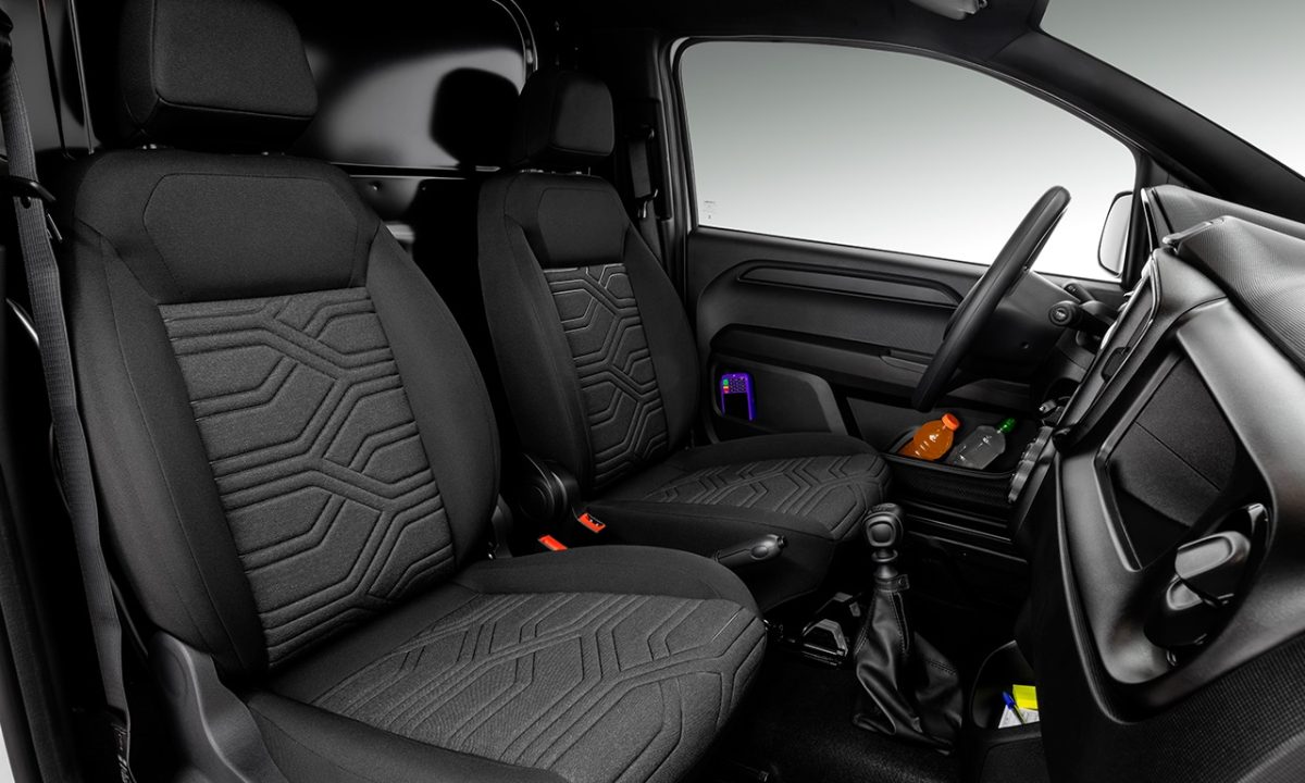 interior Peugeot Partner Rapid