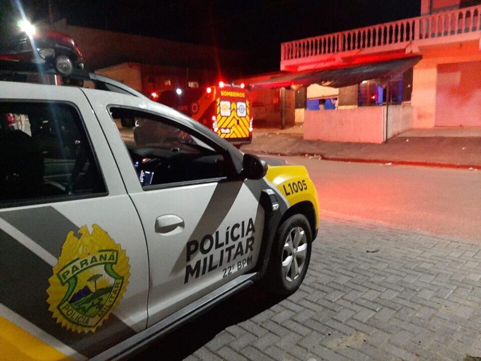Jovem que estava sendo ameaçado de morte é executado a tiros em tabacaria de Colombo Jovem que estava sendo ameaçado de morte é executado a tiros em tabacaria de Colombo