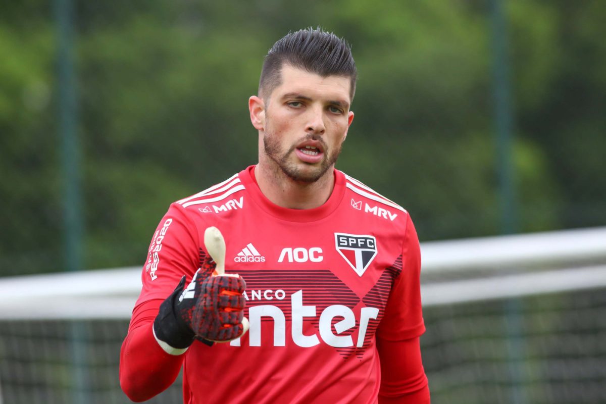 Tiago Volpi pode deixar o São Paulo na metade de 2022