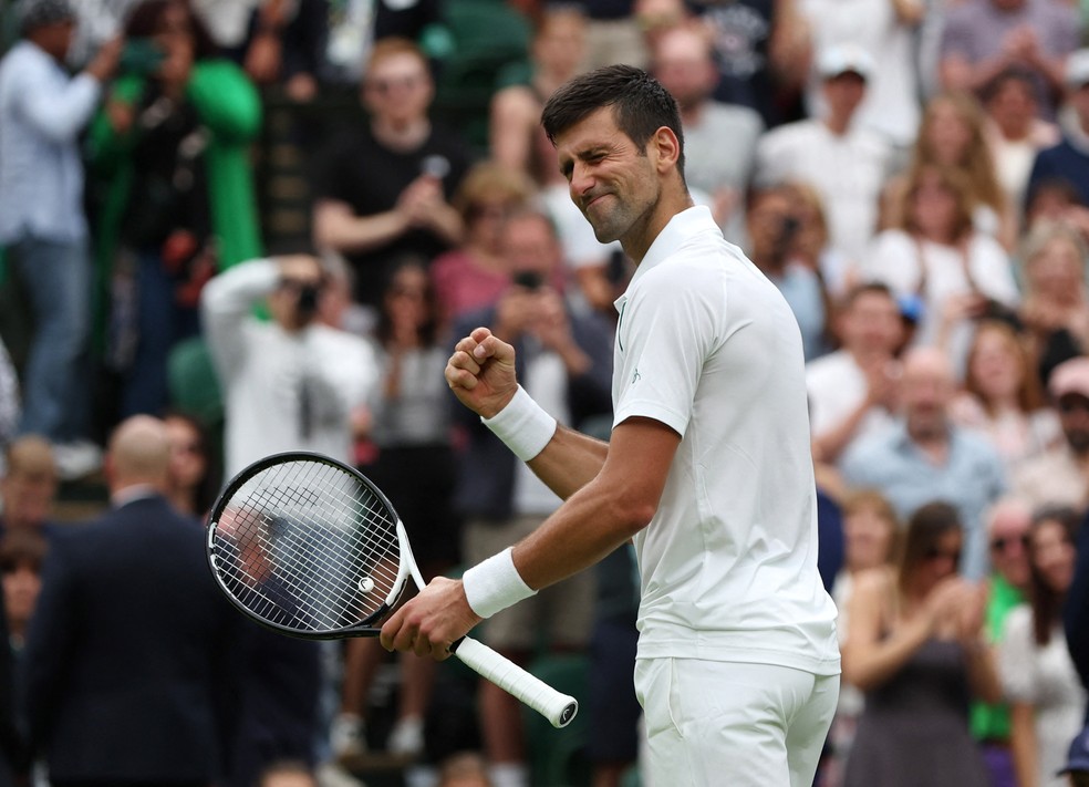 Djokovic cede set, mas vence Kwon na estreia em Wimbledon
