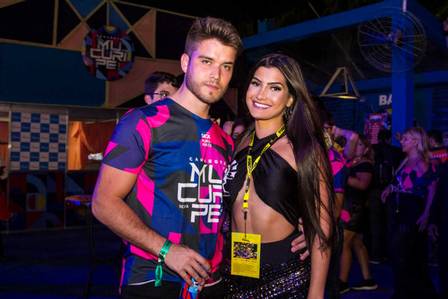 Bianca Andrade confirma que fez sexo a três com casal na Farofa da Gkay e cita nomes Bianca Andrade confirma que fez sexo a três com casal na Farofa da Gkay e cita nomes
