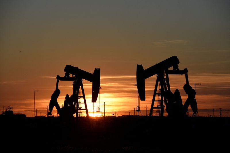 Preços do petróleo sobem com decisão da UE de proibir importação do produto russo