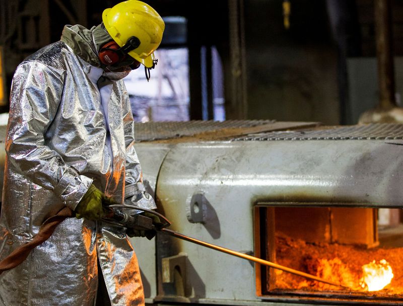 Produção siderúrgica do Brasil cai em maio sobre um ano antes