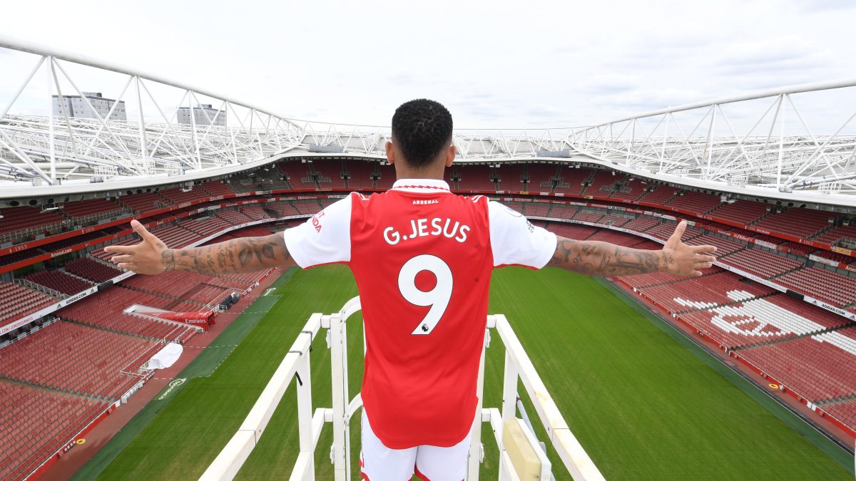 Gabriel Jesus recebe a 9 do Arsenal e cita admiração por Thierry Henry | Placar