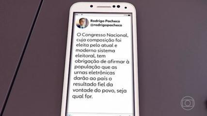 Bolsonaro reúne embaixadores para repetir sem provas suspeitas, sem fundamento, sobre urnas