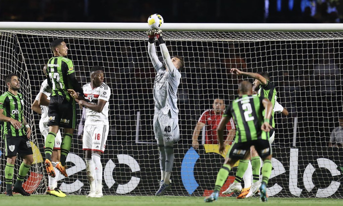 Thiago Couto São Paulo Thiago Couto defendeu pênalti contra América -