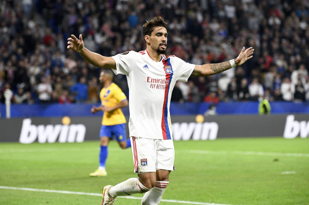 Lucas Paquetá foi eleito o melhor jogador do Campeonato Francês no mês de outubro