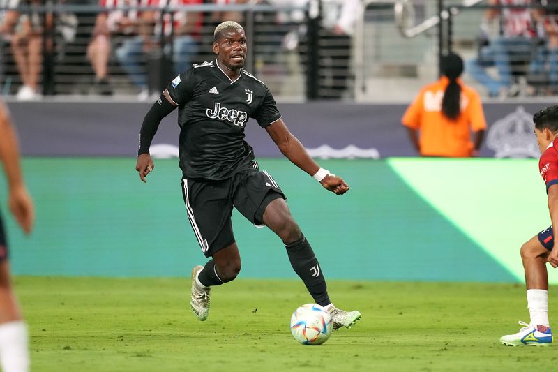 Pogba decide não ser operado no joelho por esperança de jogar Copa do Mundo