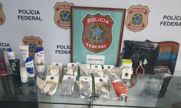 PF prende homem carregando drogas no Galeão