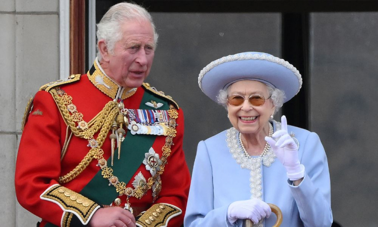 principe charles e rainha elizabeth II (2)