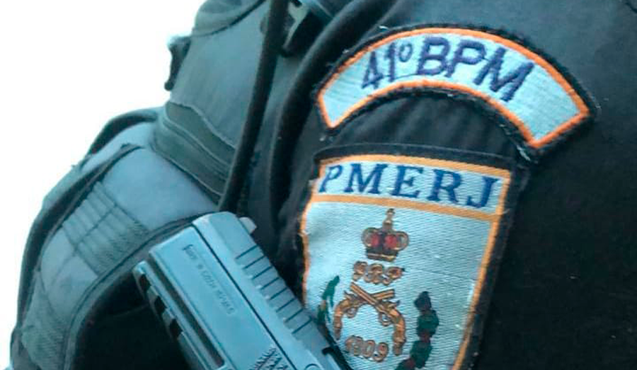 Farda com detalhe do logo do 41º Batalhão de Polícia Militar - PMERJ