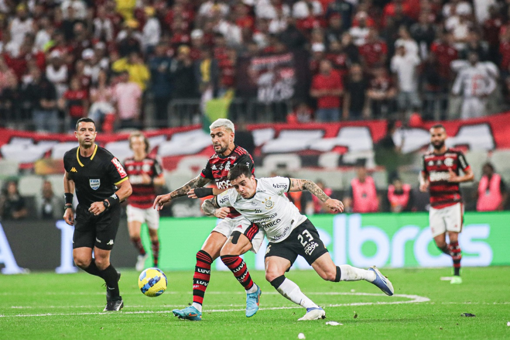 CBF Divulga áudio Da Análise Do VAR De Polêmico Lance Em Corinthians X ...