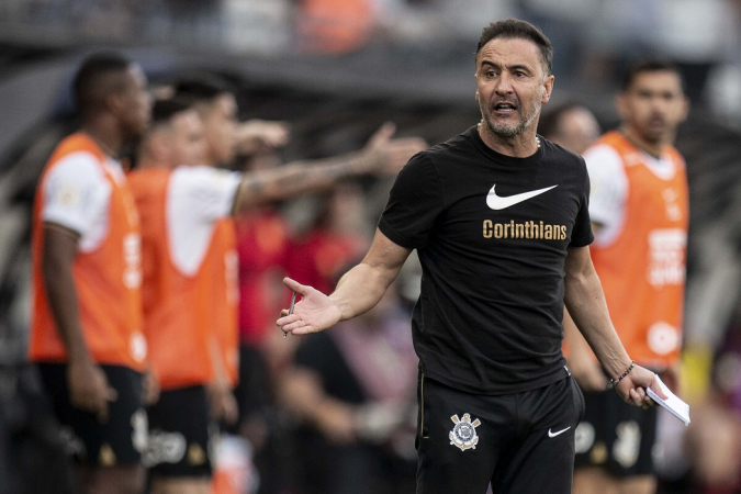 Vitor Pereira foi expulso de Corinthians x Flamengo por xingar o árbitro