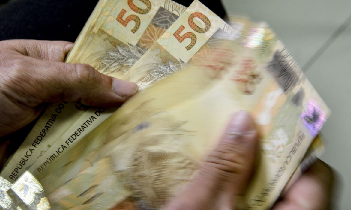 Auxílio Brasil: Caixa paga parcela de outubro a novo grupo nesta segunda-feira; veja quem recebe
