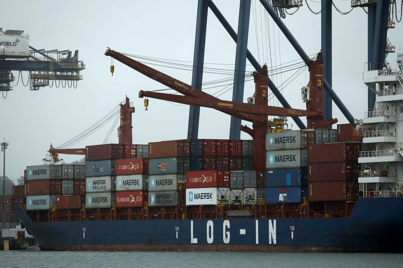 Governo corta projeção de superávit comercial em 2022 para US,4 bi, ante US,5 bi