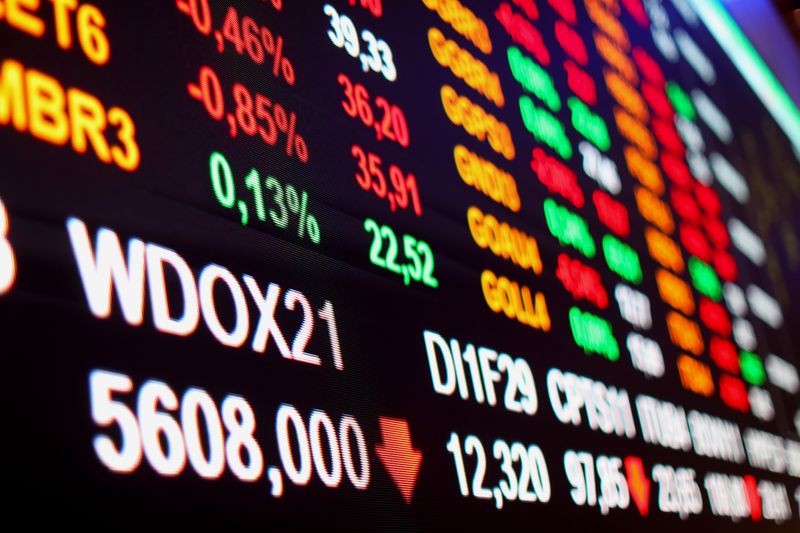 Ibovespa tem leve recuo pressionado por exterior e Vale