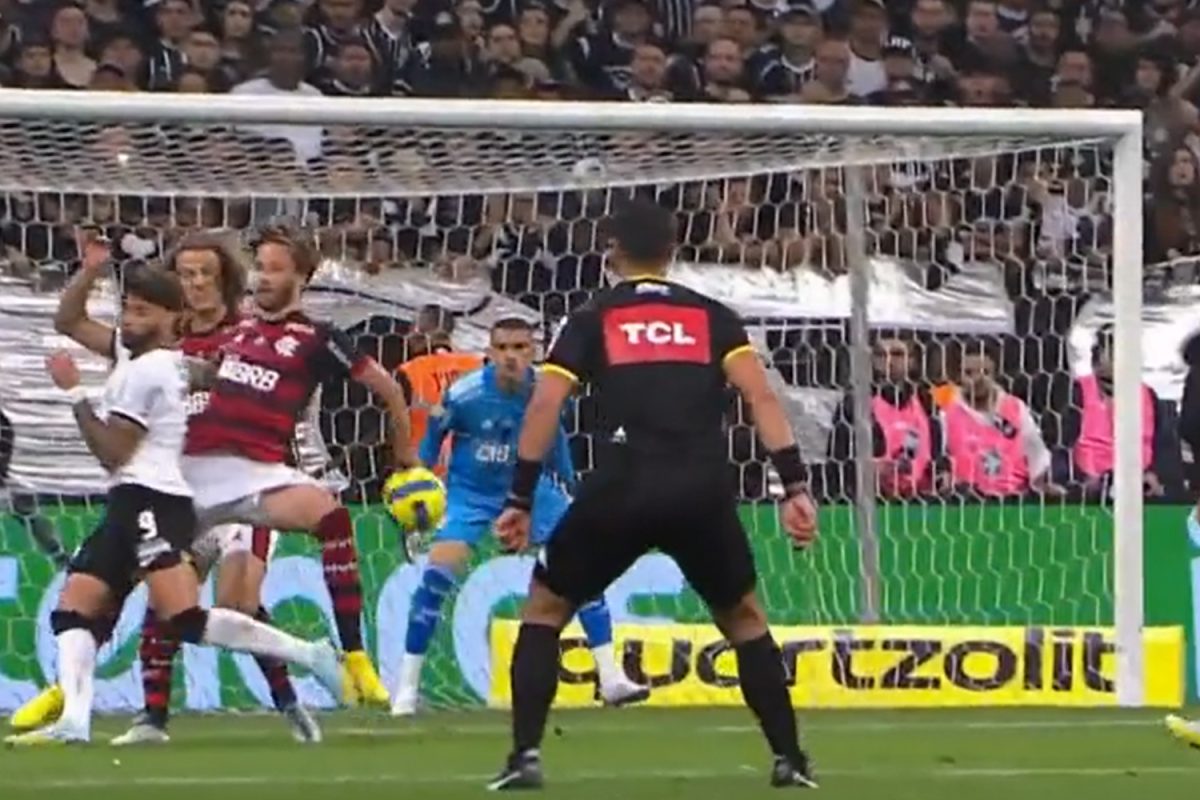 CBF divulga áudio do VAR em Corinthians x Flamengo: ‘Desvia na barriga’ | Placar CBF divulga áudio do VAR em Corinthians x Flamengo: ‘Desvia na barriga’ | Placar