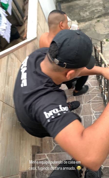 Equipe de cantor Biel do Furduncinho é alvo de tiros na Zona Norte do Rio