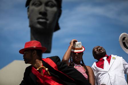 Dia da Consciência Negra é celebrado em monumento a Zumbi dos Palmares, no Centro do Rio