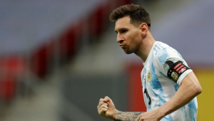 Lionel Messi comemora classificação da Argentina sobre a Colômbia na Copa América