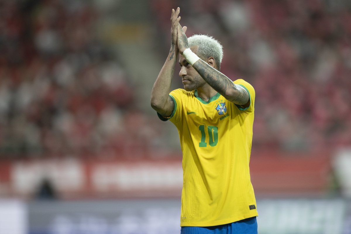 Neymar está a quatro gols de alcançar Pelé -