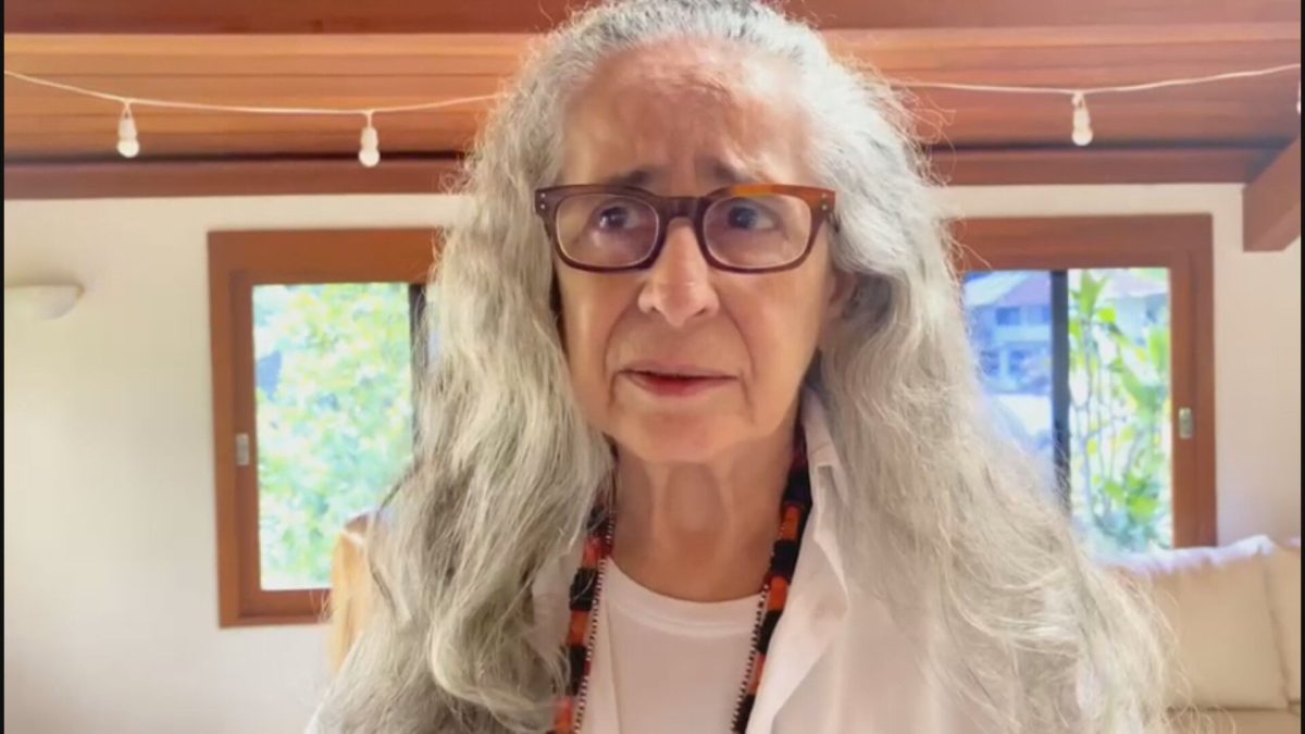 ‘Nunca pensei um dia chegar a vocês para falar sobre a dor de perder Gal’, diz Maria Bethânia