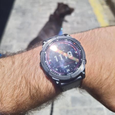 Visibilidade do Garmin Fenix 7 Solar é boa mesmo sob o sol a pino - Gabriel Daros/Tilt - Gabriel Daros/Tilt