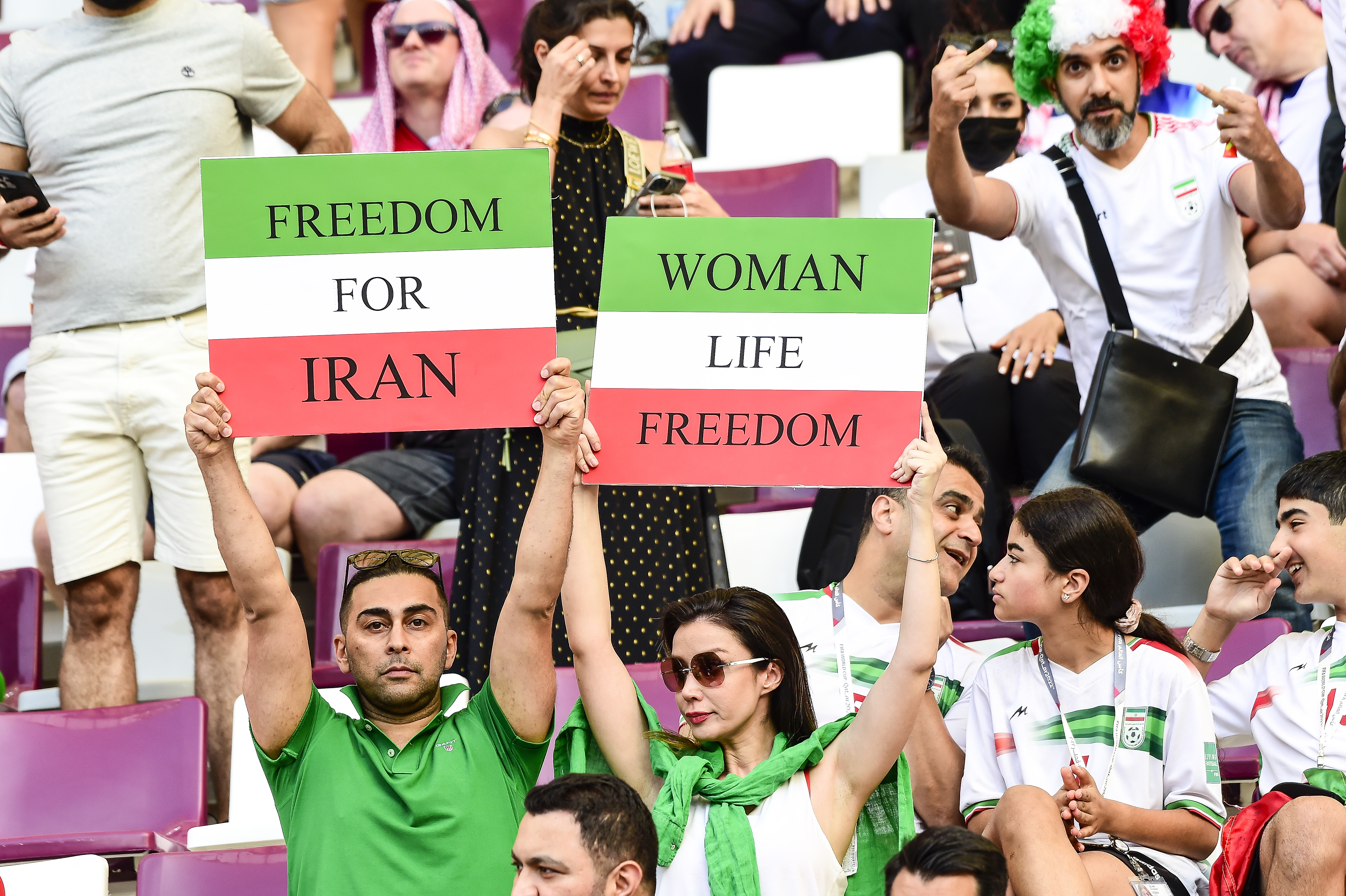 Liberdade para as mulheres: um grito comum de parte dos iranianos nos estádios do Catar